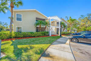 8123 45th Ct E #8, SARASOTA