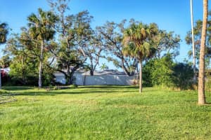 7332 PHILLIPS STREET, SARASOTA, FL 34243 - MLS#MFRA4680510