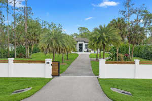 1161 22nd Ave Ne Naples, FL 34120 - Off Market