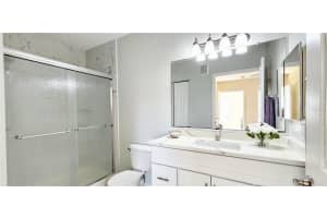 1040 VILLAGIO CIRCLE, SARASOTA, FL 34237 - MLS#MFRA4680583