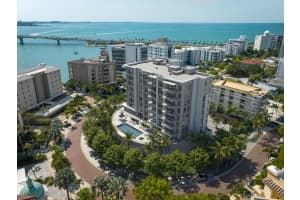325 Golden Gate Pt #701, SARASOTA