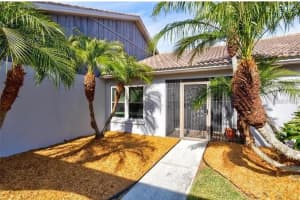3982 Kingston Dr, SARASOTA