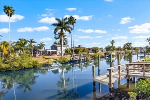 5507 America Dr, SARASOTA