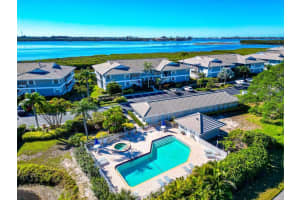 1233 Edgewater Cir #65, BRADENTON