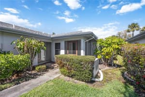 4231 CENTER GATE LANE #16, SARASOTA, FL 34233 - MLS#MFRA4680852