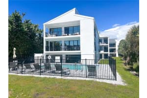 450 Beach Rd #4, SARASOTA