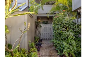 200 WOODLAND DRIVE, OSPREY, FL 34229 - MLS#MFRA4681231