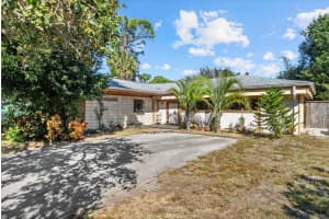 1717 HAZELWOOD STREET, SARASOTA, FL 34231 - MLS#MFRA4681241