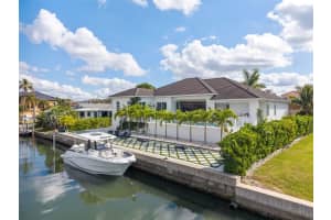1643 Stanford Ln, SARASOTA