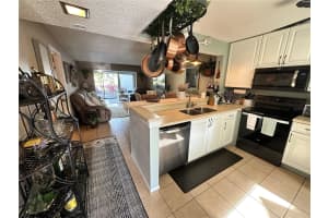 655 WOODLAWN DRIVE, BRADENTON, FL 34210 - MLS#MFRA4681321