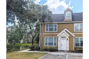 5611 Bidwell Pkwy #205, SARASOTA