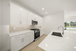 9533 LUNAR DOVE COURT, SARASOTA, FL 34240 - MLS#MFRA4681608