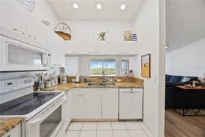 3607 BAY DRIVE, HOLMES BEACH, FL 34217 - MLS#MFRA4681634