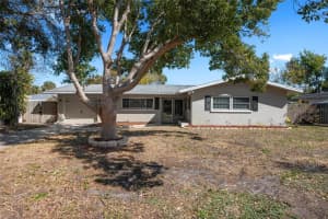 4213 Des Plaines Dr, SARASOTA