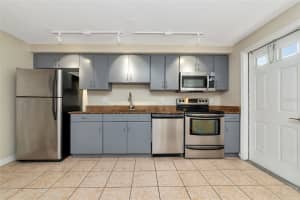 960 HIGHLAND STREET, SARASOTA, FL 34234 - MLS#MFRA4681849