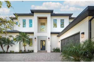 2420 Floyd St, SARASOTA