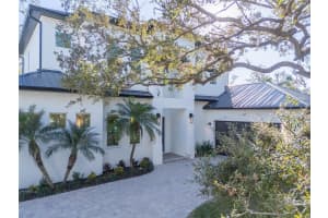 2420 FLOYD STREET, SARASOTA, FL 34239 - MLS#MFRA4681867