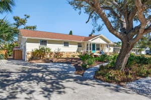 504 BAYVIEW PARKWAY, NOKOMIS, FL 34275 - MLS#MFRA4681913