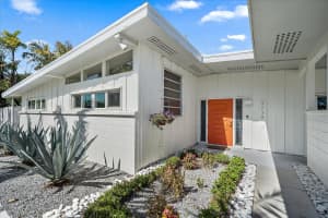 2715 VALENCIA DRIVE, SARASOTA, FL 34239 - MLS#MFRA4681941