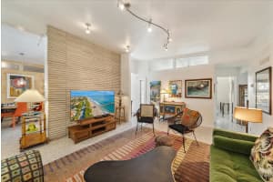 2715 VALENCIA DRIVE, SARASOTA, FL 34239 - MLS#MFRA4681941