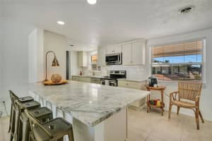 6426 COLONIAL DRIVE, SARASOTA, FL 34231 - MLS#MFRA4681958