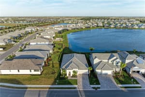 4605 SWEET RETREAT RUN, LAKEWOOD RANCH, FL 34211 - MLS#MFRA4681989
