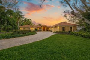 1634 N Lodge Dr, SARASOTA