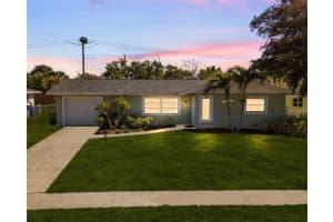 6725 Roxbury Dr, SARASOTA