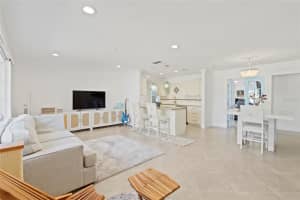 6725 ROXBURY DRIVE, SARASOTA, FL 34231 - MLS#MFRA4682016