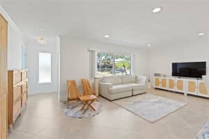 6725 ROXBURY DRIVE, SARASOTA, FL 34231 - MLS#MFRA4682016