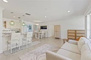 6725 ROXBURY DRIVE, SARASOTA, FL 34231 - MLS#MFRA4682016