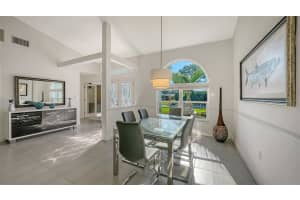 6948 STETSON STREET CIRCLE, SARASOTA, FL 34243 - MLS#MFRA4682017