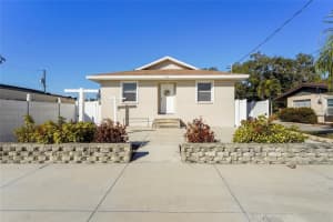 1308 File Ave, SARASOTA