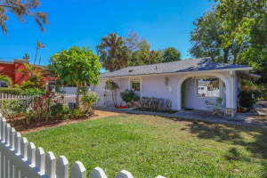 2213 19TH AVENUE, BRADENTON, FL 34205 - MLS#MFRA4682067