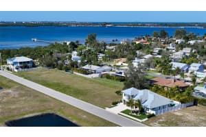 8001 W 20TH PLACE, BRADENTON, FL 34209 - MLS#MFRA4682122