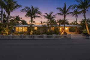 834 Jungle Queen Way, LONGBOAT KEY