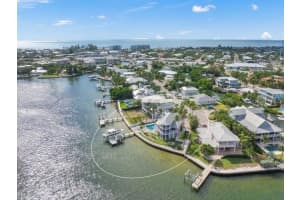 527 56TH STREET, HOLMES BEACH, FL 34217 - MLS#MFRA4682332