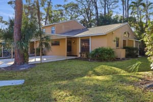 4819 VILLAGE GARDENS DRIVE, SARASOTA, FL 34234 - MLS#MFRA4682380