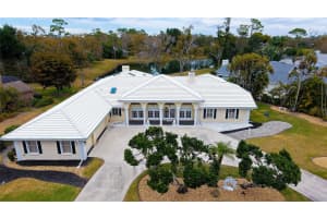 7421 WEEPING WILLOW BOULEVARD, SARASOTA, FL 34241 - MLS#MFRA4682425