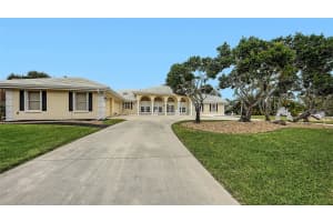 7421 WEEPING WILLOW BOULEVARD, SARASOTA, FL 34241 - MLS#MFRA4682425