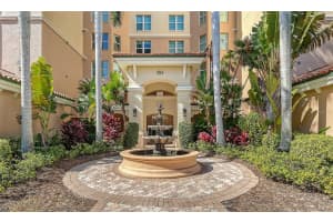 393 N Point Rd #301, OSPREY