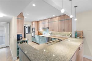 1515 PELICAN POINT DRIVE, SARASOTA, FL 34231 - MLS#MFRA4682554