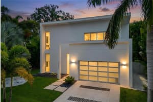 1732 Shoreland Dr, SARASOTA