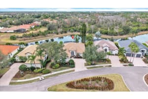 7626 DESERT INN WAY, LAKEWOOD RANCH, FL 34202 - MLS#MFRA4682721