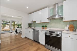 2535 FLOYD STREET, SARASOTA, FL 34239 - MLS#MFRA4682751