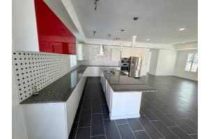 4524 RIVERWOOD AVENUE, SARASOTA, FL 34231 - MLS#MFRA4682835