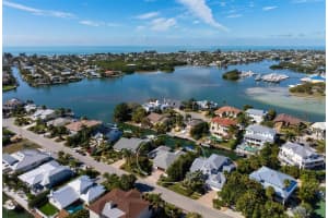 607 NORTH POINT DRIVE, HOLMES BEACH, FL 34217 - MLS#MFRA4682874