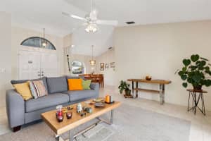 5836 HELEN WAY, SARASOTA, FL 34243 - MLS#MFRA4682914