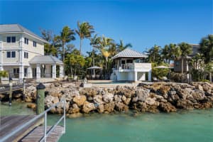 3740 BAYOU LOUISE LANE, SARASOTA, FL 34242 - MLS#MFRA4682930