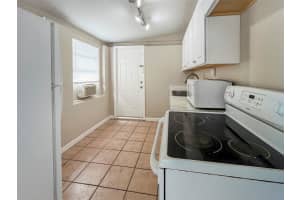 2137 ROSELAWN STREET, SARASOTA, FL 34231 - MLS#MFRA4682977